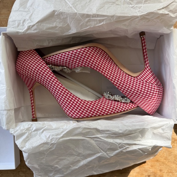 RARE Red and White Gingham Manolo Blahnik Pumps - Picture 3 of 4